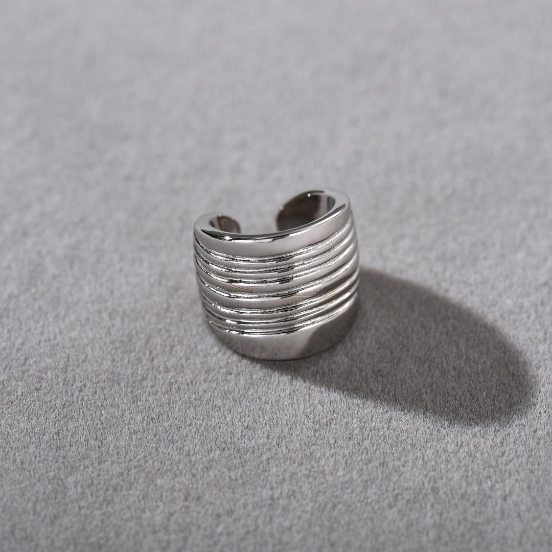 Must Enter Texture Corrugated Ear Bone Clip Unique Personality Simple Fashion Light Luxury Ear Clip Women
Must Enter Texture Corrugated Ear Bone Clip Unique Personality Simple Fashion Light Luxury Ear Clip Women