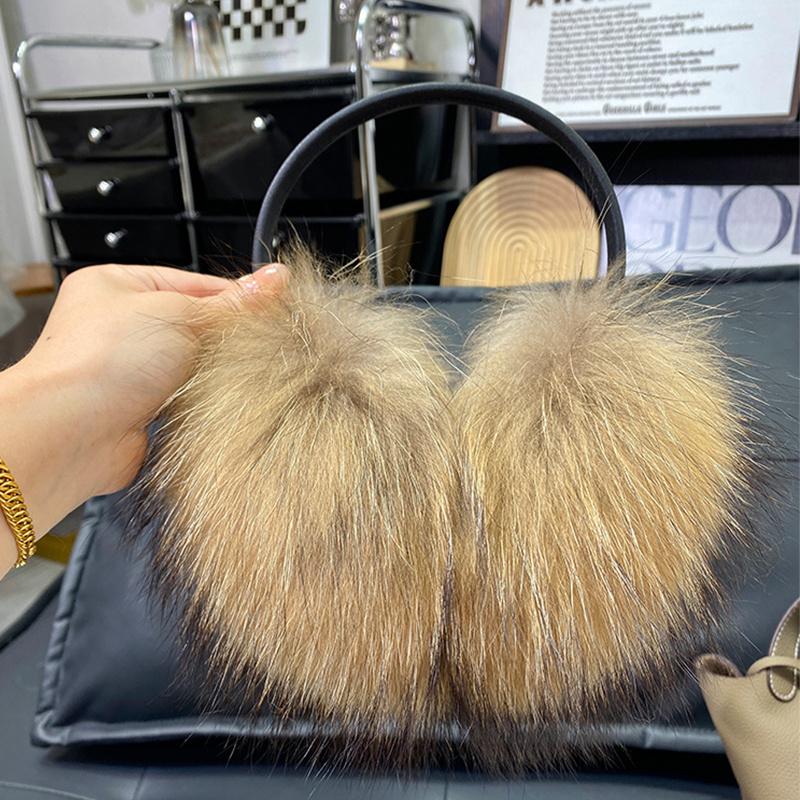 New Real Fox Raccoon Fur Earmuffs For Autumn and Winter Women s Outdoor Travel Warm Fur Earmuffs with Plush Ear Protectors
New Real Fox Raccoon Fur Earmuffs For Autumn and Winter Women s Outdoor Travel Warm Fur Earmuffs with Plush Ear Protectors