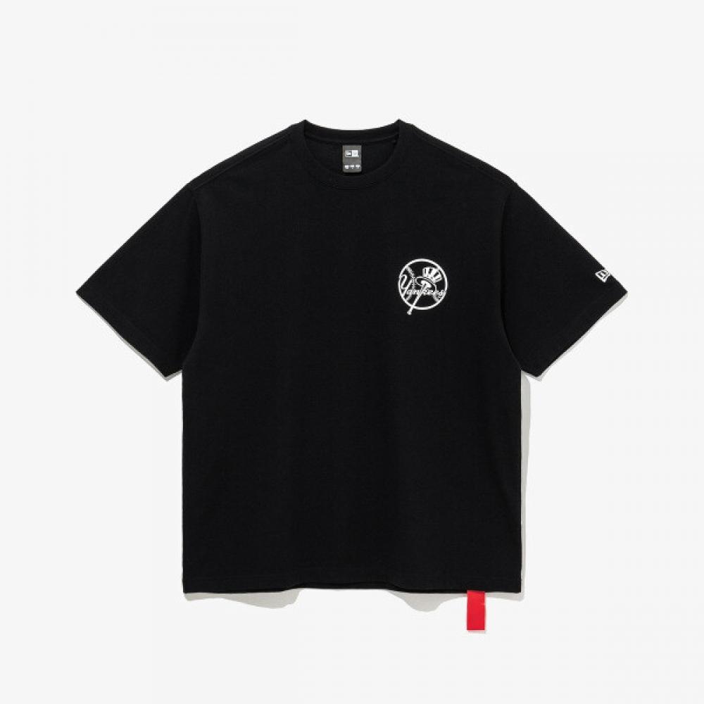 Футболка New Era Mlb New York Yankees Line Logo Черный blacks/S
Футболка New Era Mlb New York Yankees Line Logo Черный blacks/S