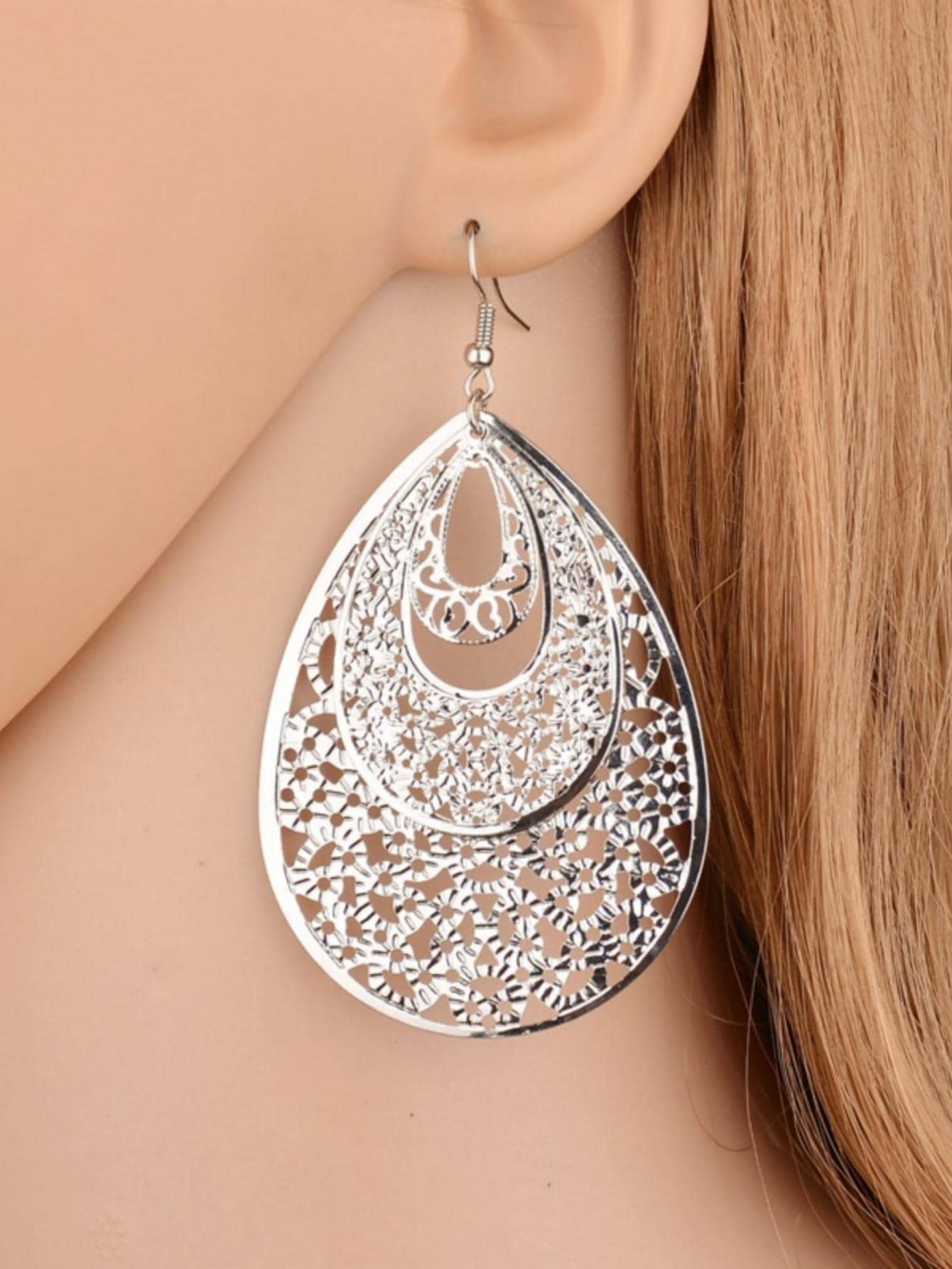 Полые серьги с каплями воды
Полые серьги с каплями воды