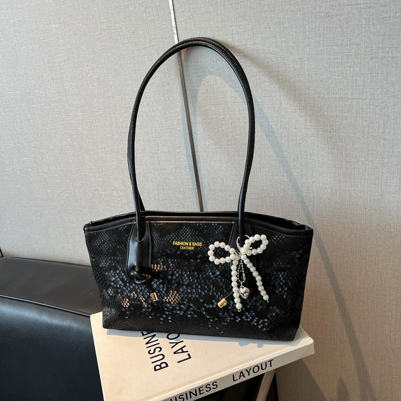 Популярная модная горизонтальная большая вместимость нишевый дизайн чувство кэжуал и универсальная летняя новая сумка на одно плечо подмышку женская no pendant чёрный
Популярная модная горизонтальная большая вместимость нишевый дизайн чувство кэжуал и универсальная летняя новая сумка на одно плечо подмышку женская no pendant чёрный