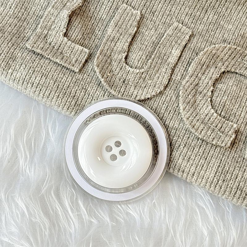 Magnetic Suction Is Suitable For Magsafe Mobile Phone Airbag Bracket, Simple Button Ring, Lazy Creative Desktop Bracket.
Magnetic Suction Is Suitable For Magsafe Mobile Phone Airbag Bracket, Simple Button Ring, Lazy Creative Desktop Bracket.