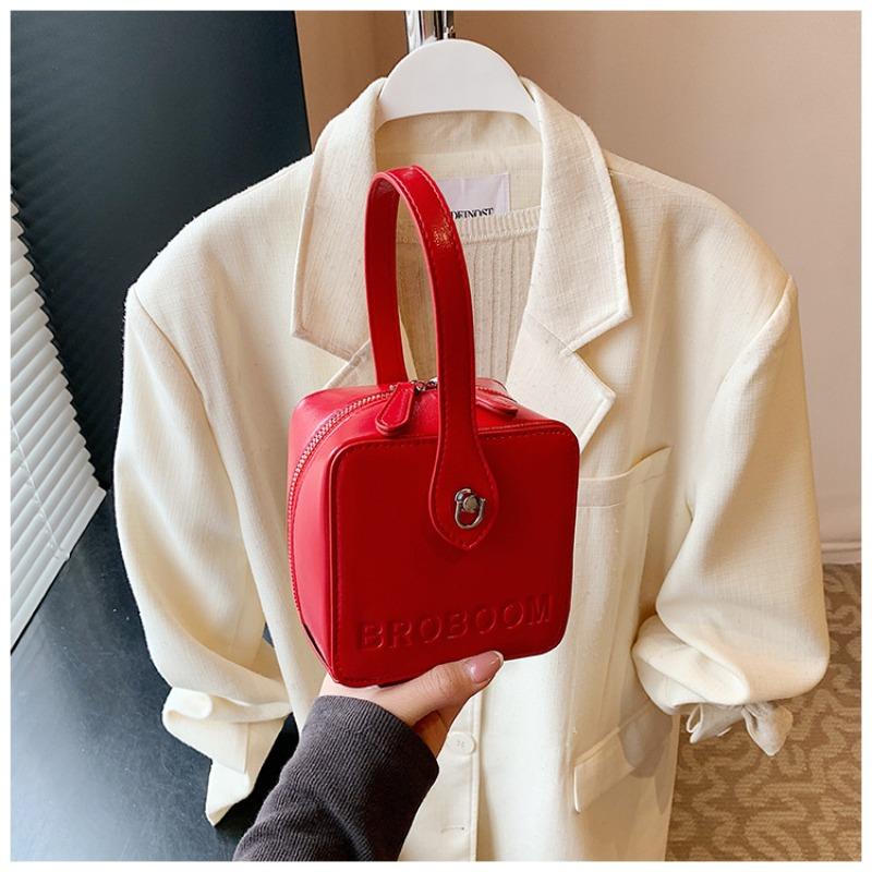 Retro niche underarm bag women s spring and autumn new trendy style portable large-capacity bag червоний
Retro niche underarm bag women s spring and autumn new trendy style portable large-capacity bag червоний