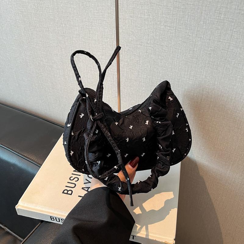 Niche ballet style bag women s new bow versatile small bag fashion commuter shoulder armpit bag чорний
Niche ballet style bag women s new bow versatile small bag fashion commuter shoulder armpit bag чорний