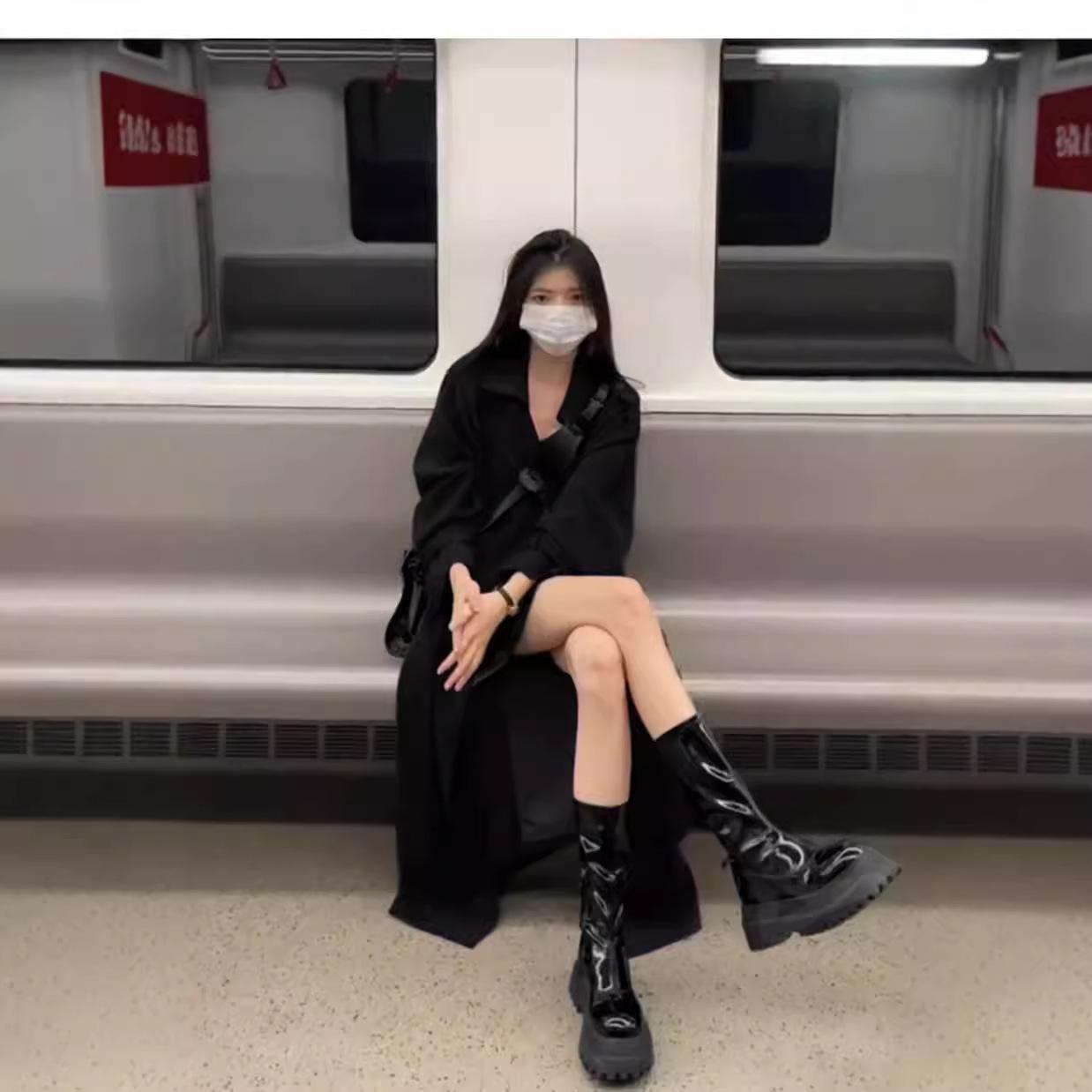 Ветровка пальто для женщин Новая весна и осень Британский стиль средней длины Ранняя осень Высококачественное пальто цвета хаки для женщин XL
Ветровка пальто для женщин Новая весна и осень Британский стиль средней длины Ранняя осень Высококачественное пальто цвета хаки для женщин XL