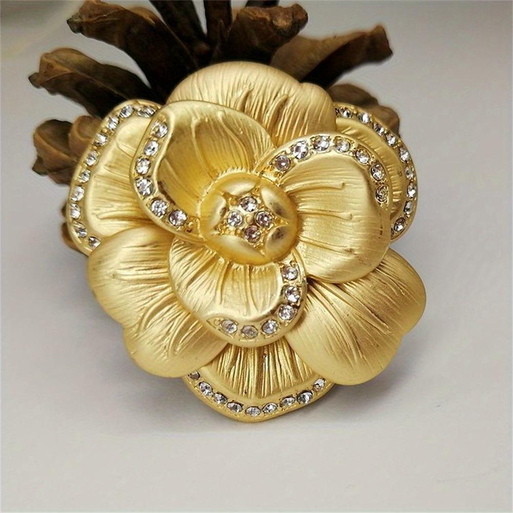 Fine Jewellery Vintage Gold Leaf Camellia Flower with Gemstone Ladies Brooch Banquet Dress Suit Pin Corsage Decoration
Fine Jewellery Vintage Gold Leaf Camellia Flower with Gemstone Ladies Brooch Banquet Dress Suit Pin Corsage Decoration