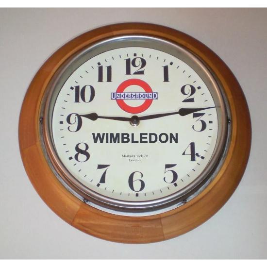 Годинник лондонського метро Wimbledon Station, тенісна станція SW19. Настінні годинники
Годинник лондонського метро Wimbledon Station, тенісна станція SW19. Настінні годинники