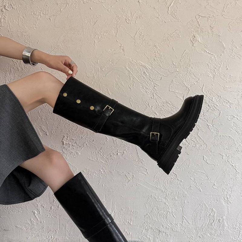 Новые универсальные кожаные ботинки Мартин на среднем каблуке с круглым носком на толстой подошве, нескользящие, на квадратном каблуке, с большим обхватом голенища, высокие ботинки из коровьей кожи, женские кожаные 40 чёрный
Новые универсальные кожаные ботинки Мартин на среднем каблуке с круглым носком на толстой подошве, нескользящие, на квадратном каблуке, с большим обхватом голенища, высокие ботинки из коровьей кожи, женские кожаные 40 чёрный