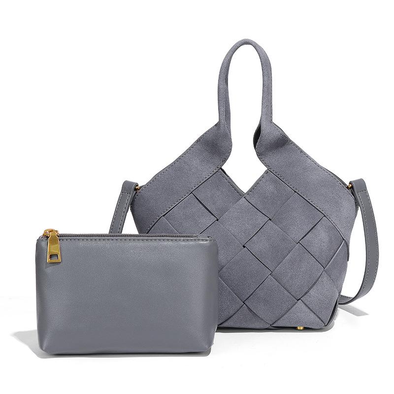 Модная матовая высококлассная женская сумка ручной работы через плечо, нишевая плетеная сумка, простая трендовая сумка-мессенджер для мамы и ребенка
Модная матовая высококлассная женская сумка ручной работы через плечо, нишевая плетеная сумка, простая трендовая сумка-мессенджер для мамы и ребенка