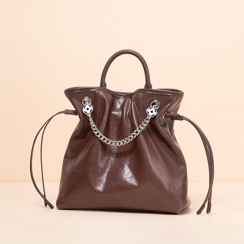 Black Warrior Retro Genuine Leather Backpack Donkey Home Same Style Drawstring Chain Handheld Vegetable Tanned Tire Women s Bag 27x10x24CM кофейный
Black Warrior Retro Genuine Leather Backpack Donkey Home Same Style Drawstring Chain Handheld Vegetable Tanned Tire Women s Bag 27x10x24CM кофейный