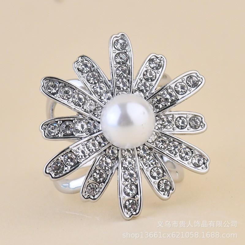 New Jewelry Silk Scarf Buckle Diamond Pearl Multi Functional Accessories Headband Fixed Decoration
New Jewelry Silk Scarf Buckle Diamond Pearl Multi Functional Accessories Headband Fixed Decoration