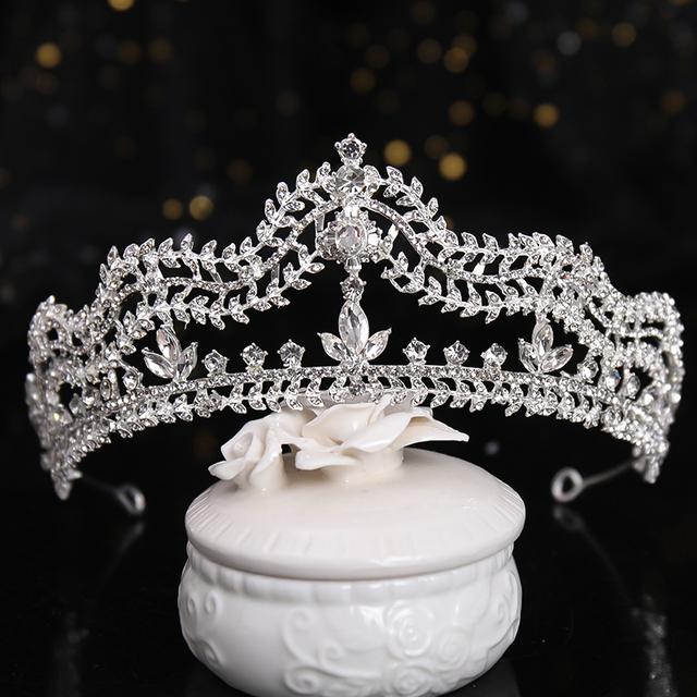 Новые хрустальные короны со стразами и украшениями, а также короны, женские аксессуары для волос, свадебные украшения для волос невесты, головной убор для вечеринки по случаю дня рождения
Новые хрустальные короны со стразами и украшениями, а также короны, женские аксессуары для волос, свадебные украшения для волос невесты, головной убор для вечеринки по случаю дня рождения