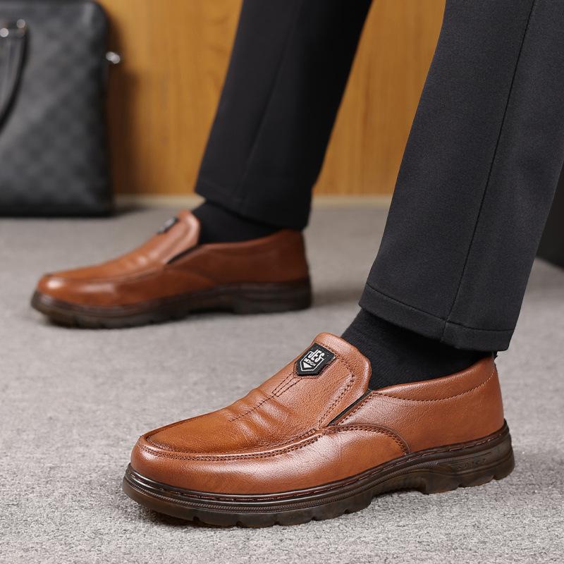 Low-Top Business Adult Lightweight Leather Shoes, One-Footed Elderly Cow Tendon Soles, Casual Walking Shoes 44
Low-Top Business Adult Lightweight Leather Shoes, One-Footed Elderly Cow Tendon Soles, Casual Walking Shoes 44