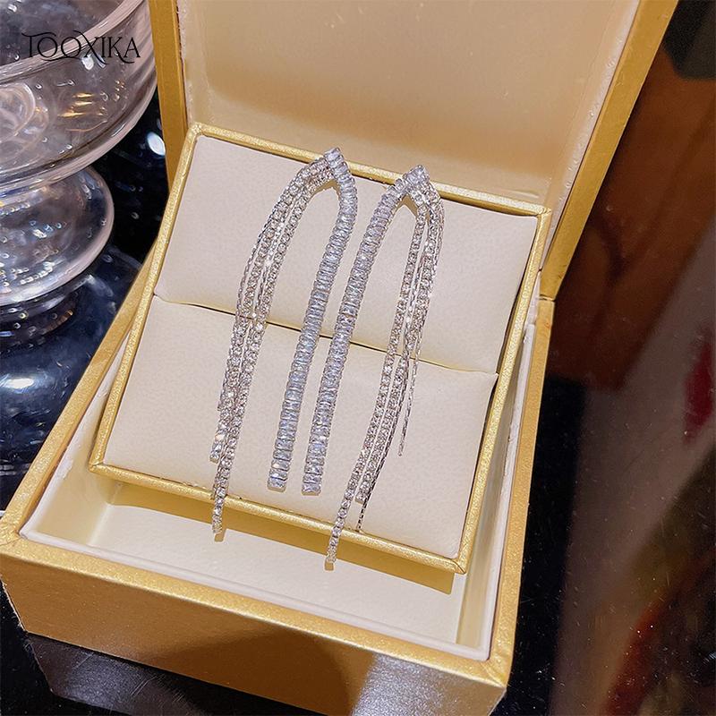 Tooxika Light Luxury Super Flash Zircon Tassel Earrings Summer High-end Temperament High-end Goddess Earrings
Tooxika Light Luxury Super Flash Zircon Tassel Earrings Summer High-end Temperament High-end Goddess Earrings