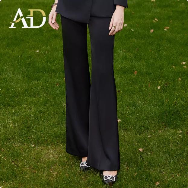 AD Женский костюм высокой моды: Элегантный костюм-двойка с приталенным жакетом и брюками-палаццо M
AD Женский костюм высокой моды: Элегантный костюм-двойка с приталенным жакетом и брюками-палаццо M