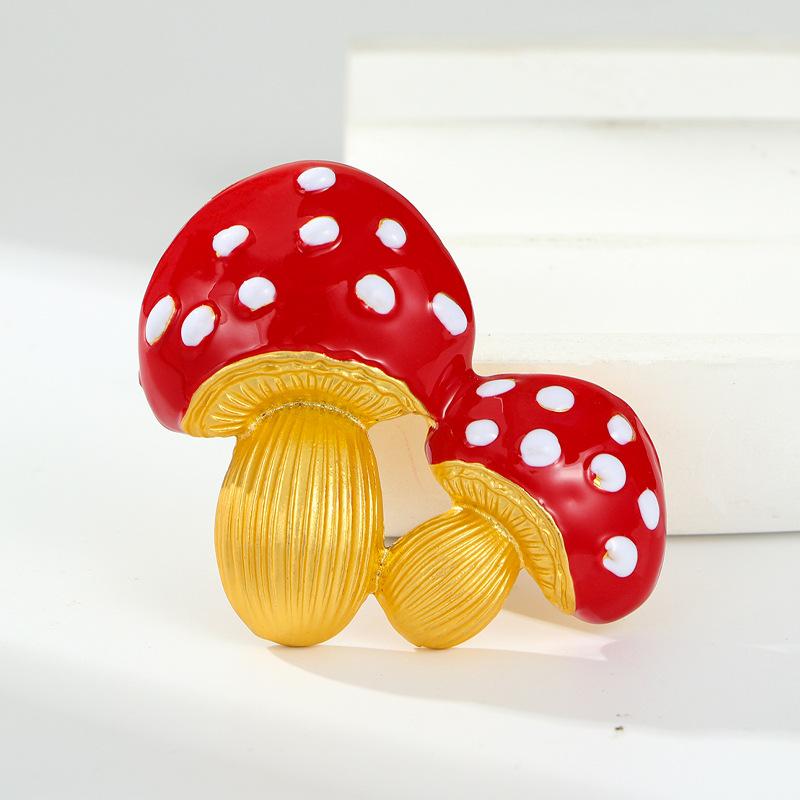 Red Mushroom Cheongsam Placket Accessories Retro High-end Cute Decorative Fashion Brooch 6*7CM
Red Mushroom Cheongsam Placket Accessories Retro High-end Cute Decorative Fashion Brooch 6*7CM