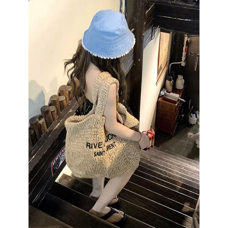 French Seaside Vacation Large Capacity Straw Tote Bag Women s Summer 2024 New Arrival Work Clothing One Shoulder Woven Bag Women Khaki
French Seaside Vacation Large Capacity Straw Tote Bag Women s Summer 2024 New Arrival Work Clothing One Shoulder Woven Bag Women Khaki