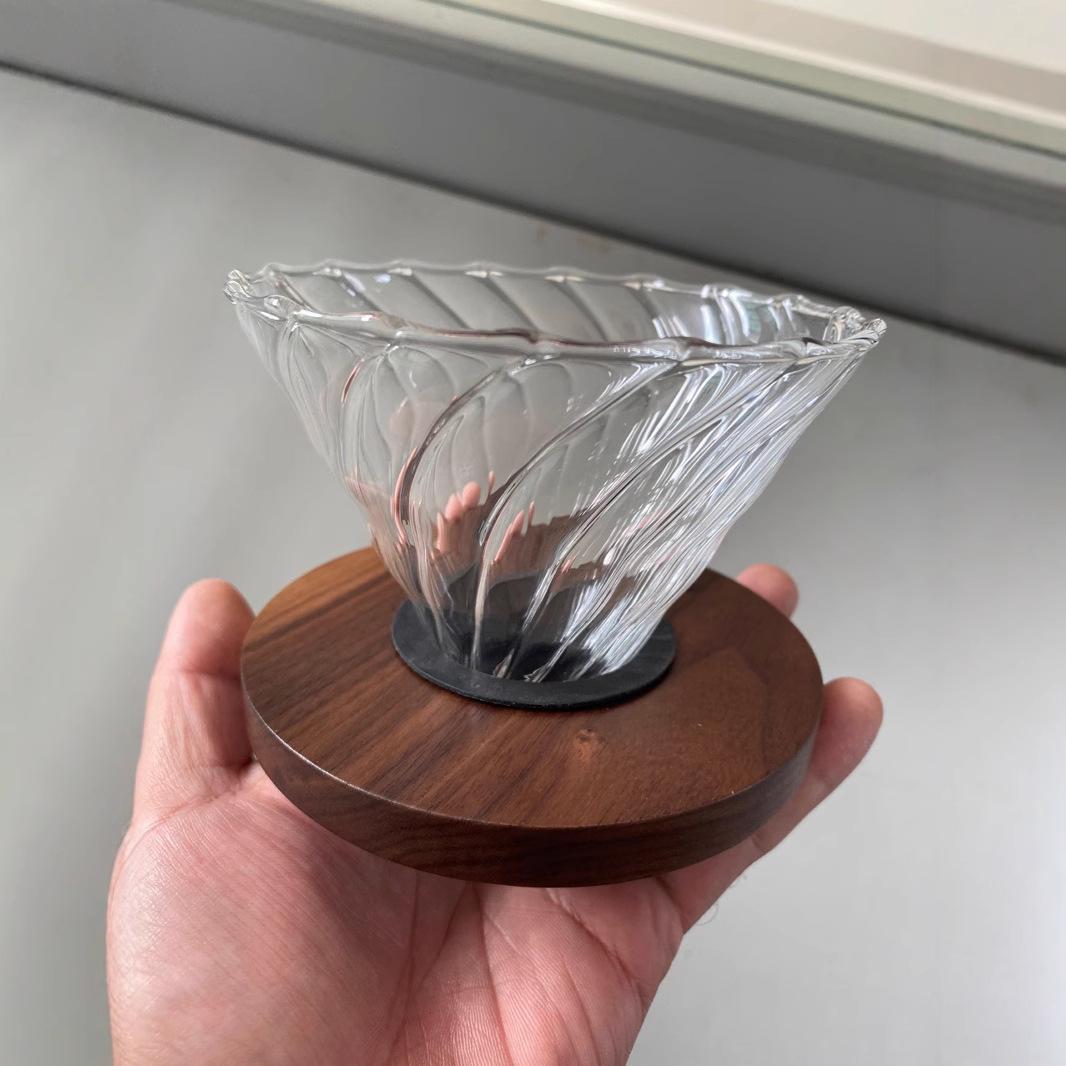V60 coffee filter cup glass spiral coffee funnel 4 servings black walnut tray stable silicone coffee filter single
V60 coffee filter cup glass spiral coffee funnel 4 servings black walnut tray stable silicone coffee filter single
