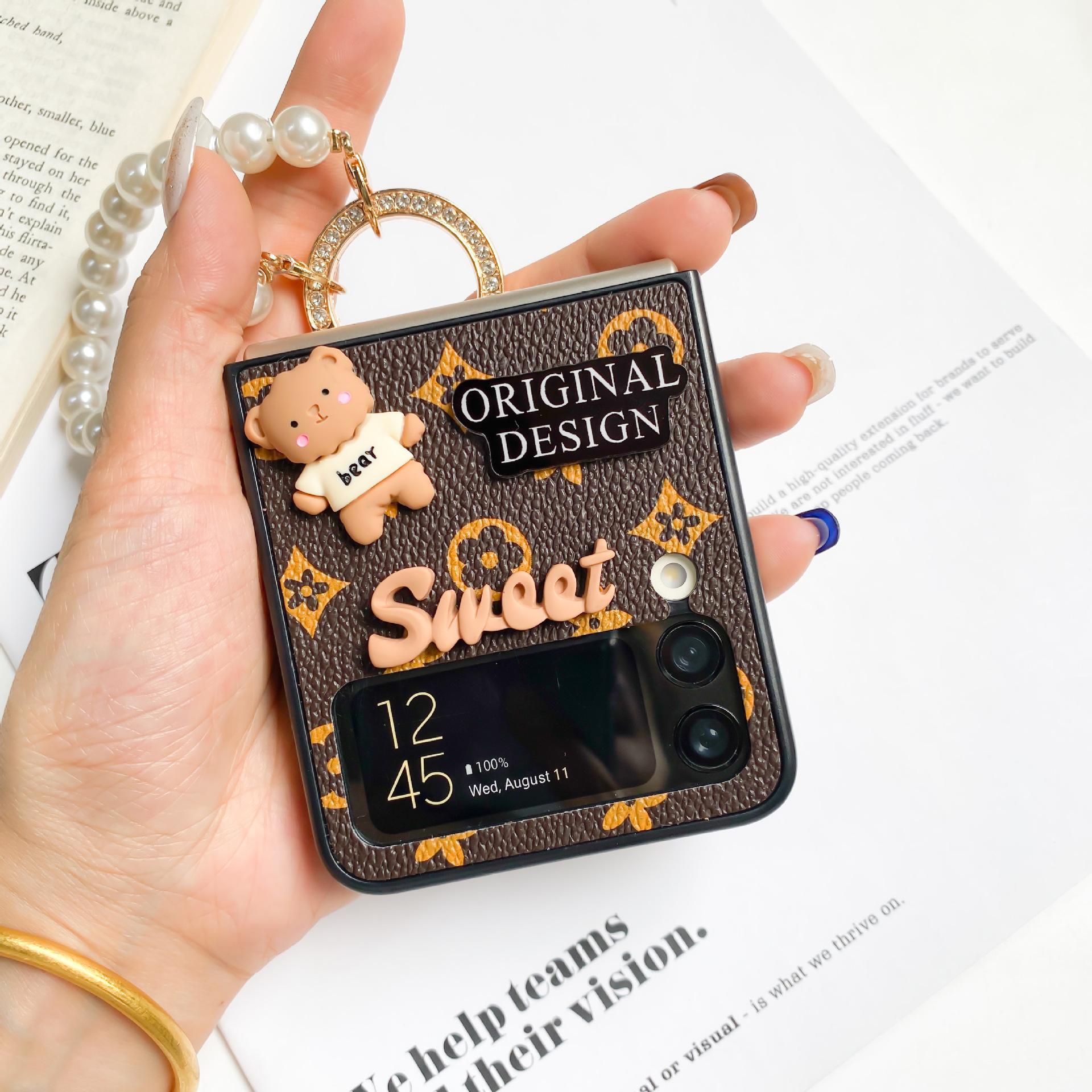 Жемчужный ручной стиль Ins Премиальный складной чехол-книжка для телефона Samsung ZFlip7 Маленький медвежонок Flod6 For Huawei Pocket2
Жемчужный ручной стиль Ins Премиальный складной чехол-книжка для телефона Samsung ZFlip7 Маленький медвежонок Flod6 For Huawei Pocket2