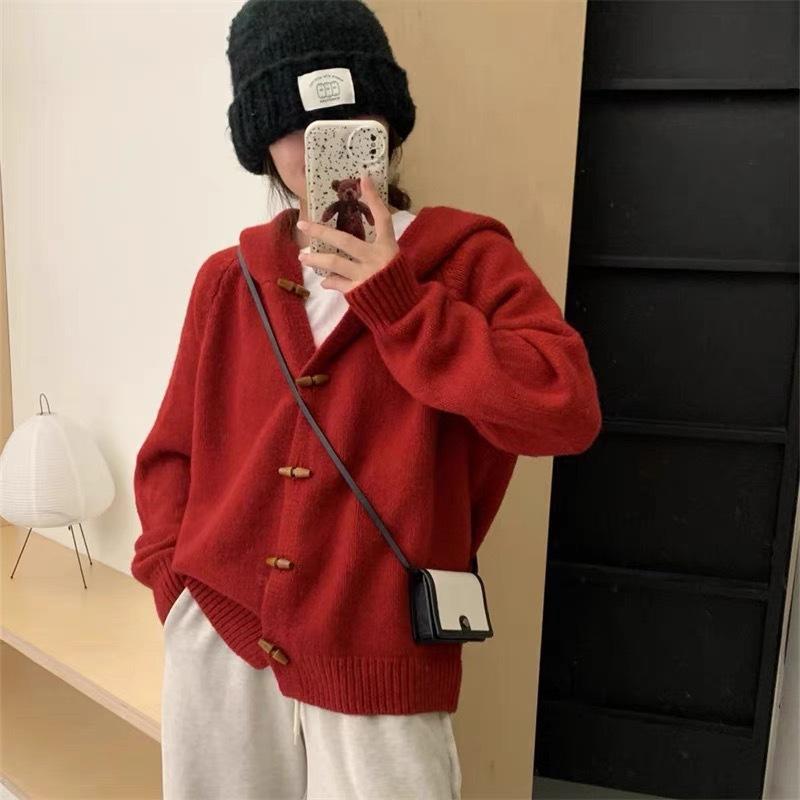 Осень и зима новый ретро кардиган на пуговицах-рожках с капюшоном, женский мягкий восковой однотонный свободный свитер, куртка с эффектом омоложения One size
Осень и зима новый ретро кардиган на пуговицах-рожках с капюшоном, женский мягкий восковой однотонный свободный свитер, куртка с эффектом омоложения One size