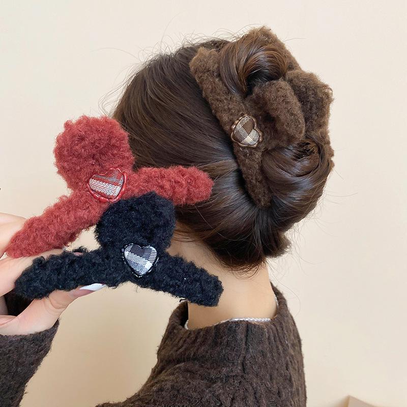 Love plaid hairy large hair grab clip women s fashion versatile hair accessories tie hair high-end shark clip
Love plaid hairy large hair grab clip women s fashion versatile hair accessories tie hair high-end shark clip