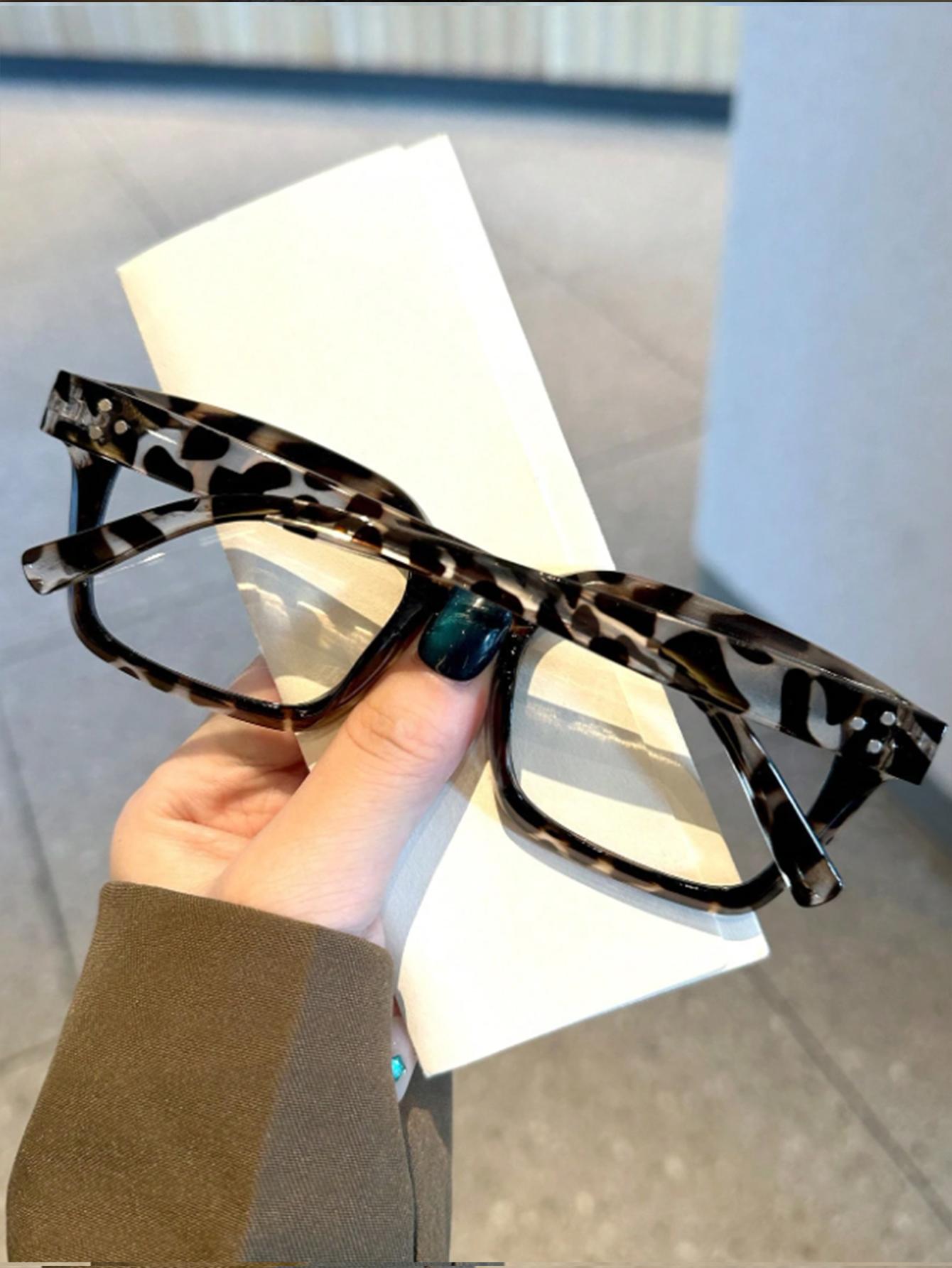1Pc New Leopard Print Square Frame Women s Flat Glasses, Versatile and Fashionable for Commuting
1Pc New Leopard Print Square Frame Women s Flat Glasses, Versatile and Fashionable for Commuting