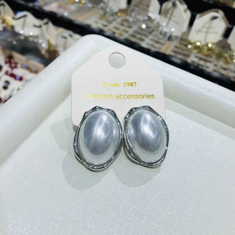 High-Light Pearl round Unique Design Geometric Simple Matchability Fresh Sensation High-End Pearl Ear Rings Jewelry Accessories срібний
High-Light Pearl round Unique Design Geometric Simple Matchability Fresh Sensation High-End Pearl Ear Rings Jewelry Accessories срібний
