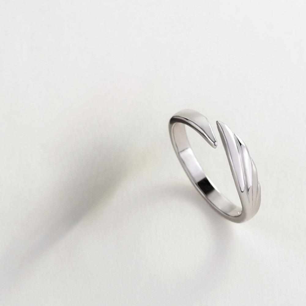Trendy Simple Angels Demons Black Wings Stainless Steel Opening Couple Rings for Women Men Finger Charm Zircon No Fade resizable
Trendy Simple Angels Demons Black Wings Stainless Steel Opening Couple Rings for Women Men Finger Charm Zircon No Fade resizable