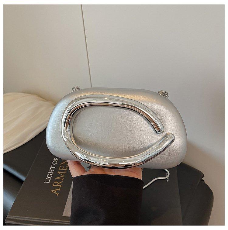 Women PU Leather Metal Handle Handbag & Removable Strap Crossbody Shoulder Bag Hand-held Shoulder Clutch Bag for Wedding Party
Women PU Leather Metal Handle Handbag & Removable Strap Crossbody Shoulder Bag Hand-held Shoulder Clutch Bag for Wedding Party