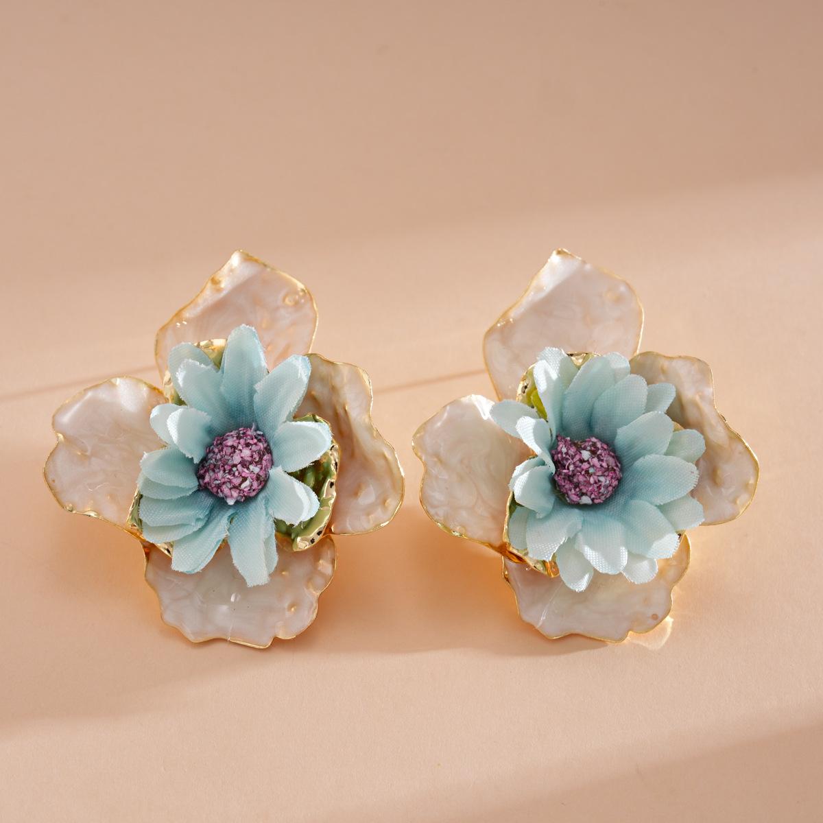 DIGADAGU Alloy Flower Plant Stud Earrings New Exaggerated Simple Earrings Women Party Zircon Accessories белый
DIGADAGU Alloy Flower Plant Stud Earrings New Exaggerated Simple Earrings Women Party Zircon Accessories белый
