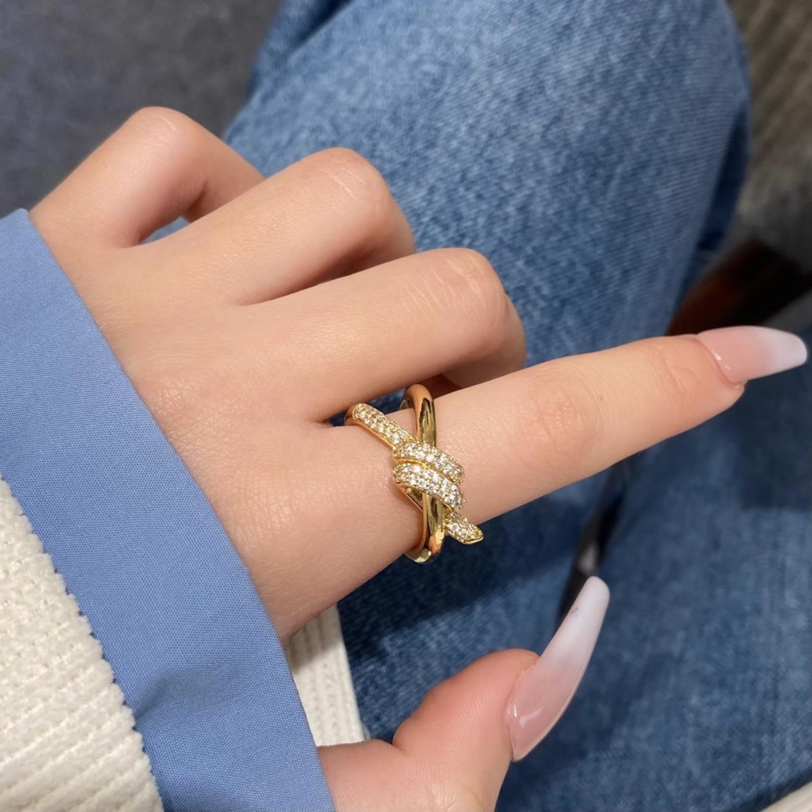 Elegant Knot Design Ring with Embedded Crystals Fashion Jewelry for Daily Wear and Special Occasions Durable Metal Construction One Size
Elegant Knot Design Ring with Embedded Crystals Fashion Jewelry for Daily Wear and Special Occasions Durable Metal Construction One Size