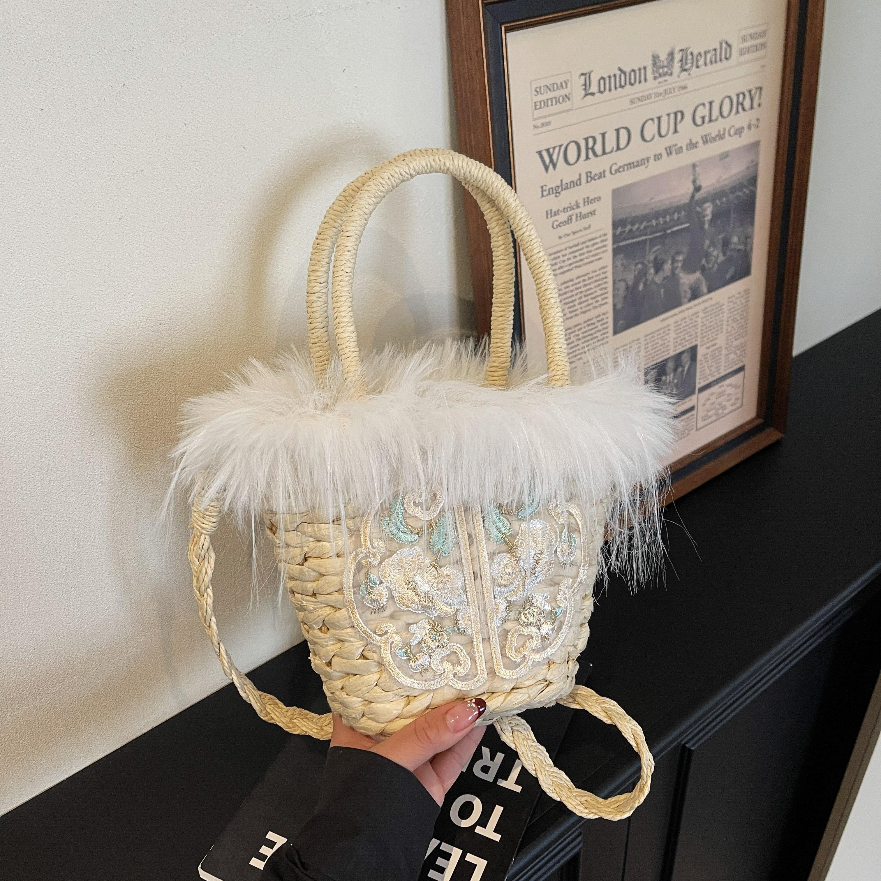 Fashi Straw Woven Single Shoulder Crossbody Bucket Bag for Women Spring/Summer Floral Embroidered Patchwork Beach Handbag Mini(Max Length<20cm) бежевый
Fashi Straw Woven Single Shoulder Crossbody Bucket Bag for Women Spring/Summer Floral Embroidered Patchwork Beach Handbag Mini(Max Length<20cm) бежевый