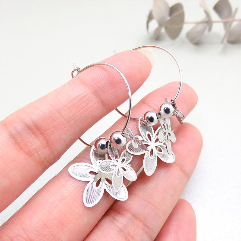 Minimalist European-American Floral Earrings: Versatile, Trendy Jewelry for Women серебряный
Minimalist European-American Floral Earrings: Versatile, Trendy Jewelry for Women серебряный