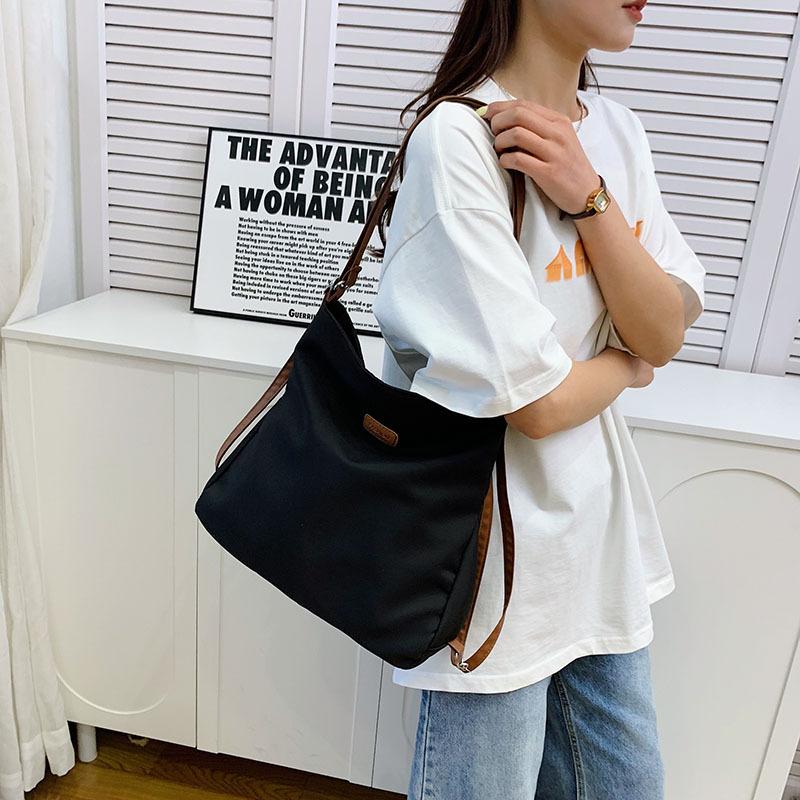 Новая многофункциональная сумка-тоут женская сумка 2025 большой вместимости рюкзак на одно плечо сумка через плечо рюкзак
Новая многофункциональная сумка-тоут женская сумка 2025 большой вместимости рюкзак на одно плечо сумка через плечо рюкзак