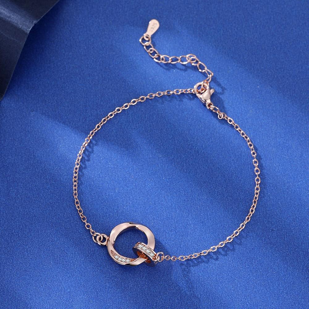 Elegant Two Carat Princess Cut Moissanite Bracelet - Women s Versatile Beaded Jewelry.
Elegant Two Carat Princess Cut Moissanite Bracelet - Women s Versatile Beaded Jewelry.