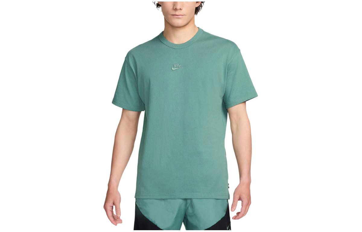 Nike T Shirts Men s Green Crew Neck Moderate Straight Fit DO7393-361 S
Nike T Shirts Men s Green Crew Neck Moderate Straight Fit DO7393-361 S