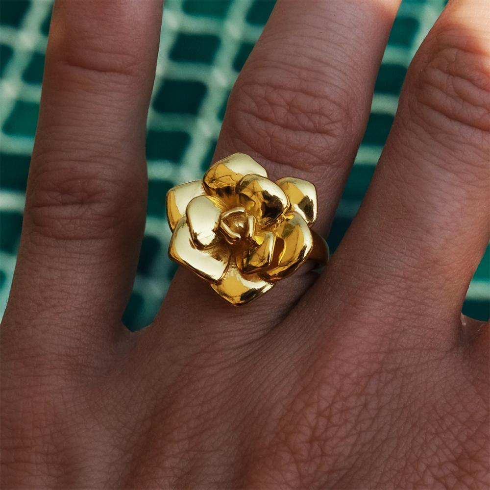 Creative Stainless Steel Gold Color Rose Rings for Women Vintage Metal 3D Flower Finger Ring Statement Zircon Waterproof US 6
Creative Stainless Steel Gold Color Rose Rings for Women Vintage Metal 3D Flower Finger Ring Statement Zircon Waterproof US 6