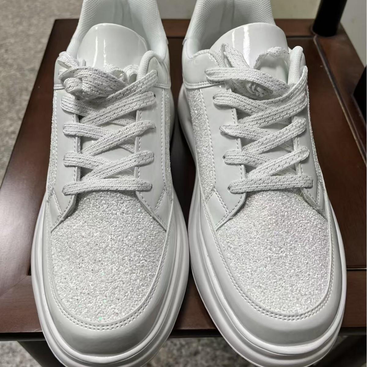 Women s shoes heightened platform sequins casual shoes women s trend sports board shoes versatile outdoor fashion shoes 35 чёрный
Women s shoes heightened platform sequins casual shoes women s trend sports board shoes versatile outdoor fashion shoes 35 чёрный