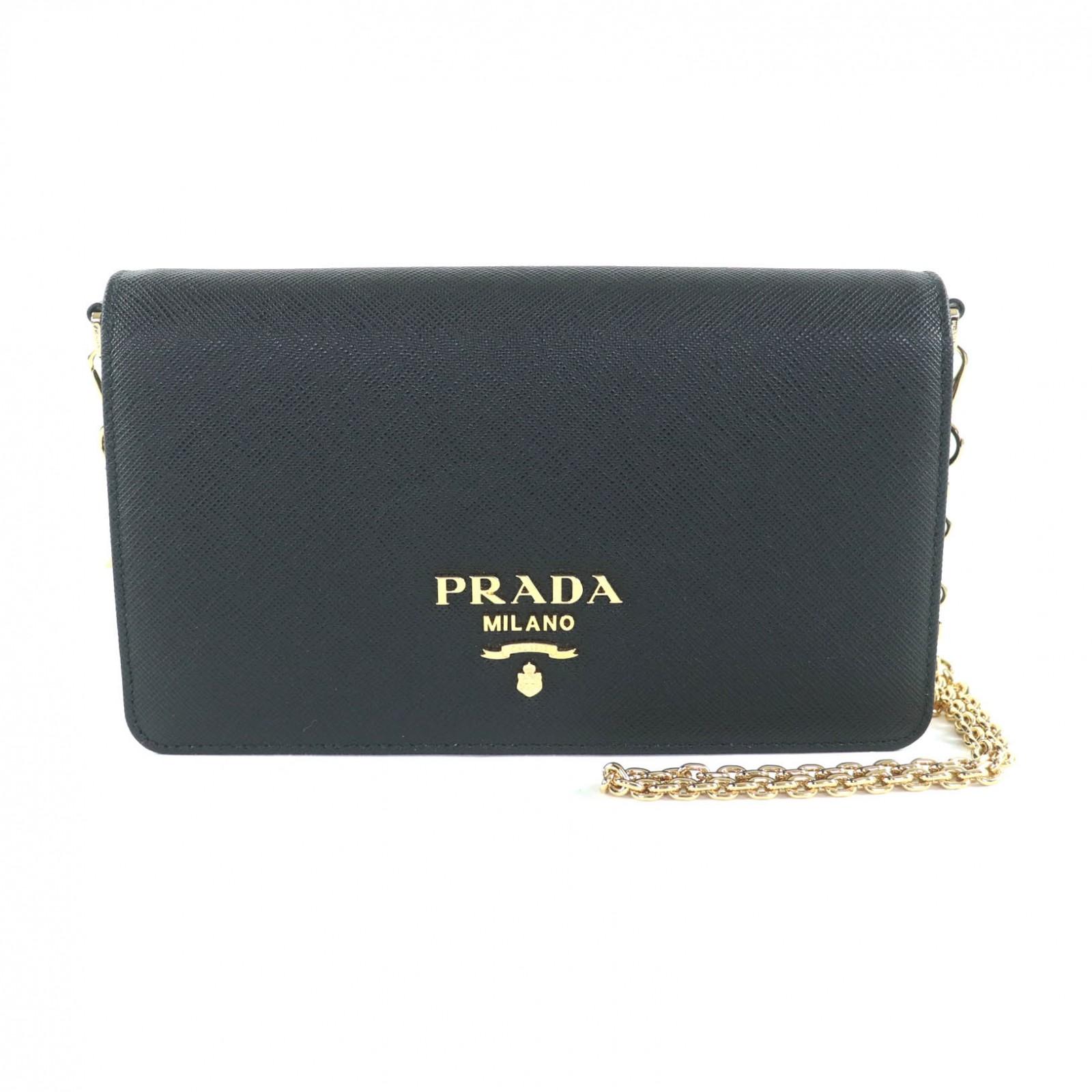 Excellent PRADA Shoulder Bag Saffiano leather mini bag black 1BP053 Used
Excellent PRADA Shoulder Bag Saffiano leather mini bag black 1BP053 Used