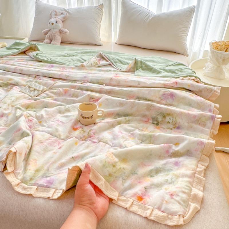 Korean version cotton double-layer yarn summer quilt princess wind lotus leaf edge pure cotton summer cool quilt single piece 200X230cm 1pcs
Korean version cotton double-layer yarn summer quilt princess wind lotus leaf edge pure cotton summer cool quilt single piece 200X230cm 1pcs