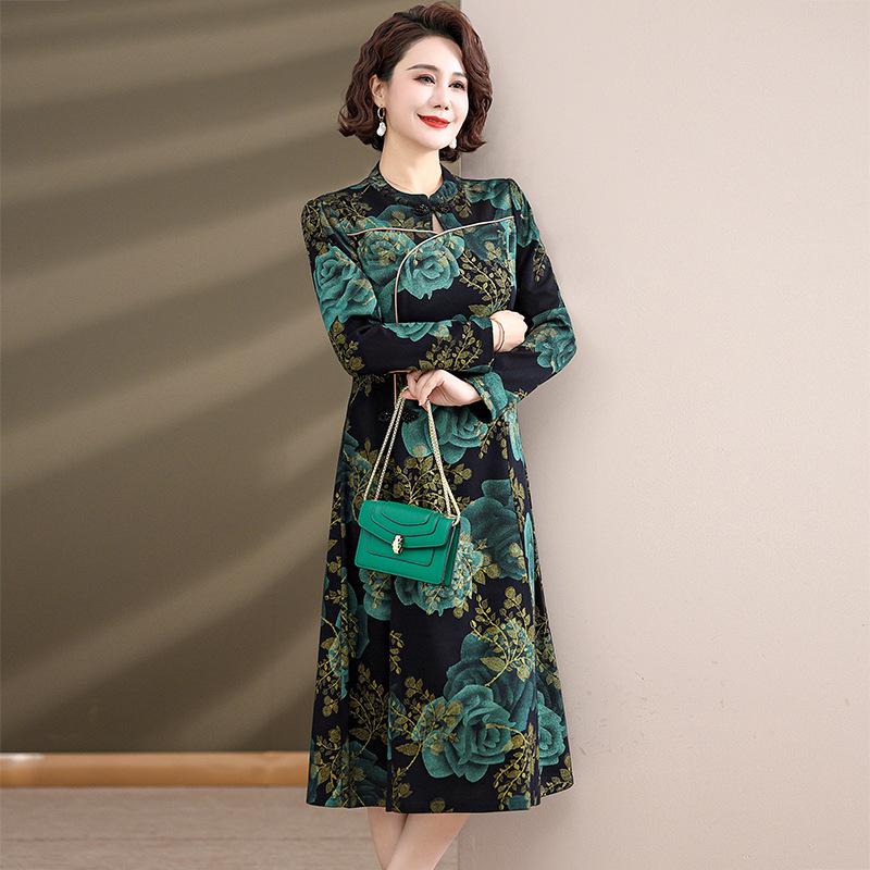 2026 Elegant Autumn Qipao Dress: Sophisticated Long Skirt for Middle-Aged & Elderly Women 4XL зелений
2026 Elegant Autumn Qipao Dress: Sophisticated Long Skirt for Middle-Aged & Elderly Women 4XL зелений