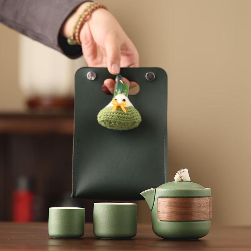 Shangqi Dragon Boat Festival Teapot Travel Gift Set
Shangqi Dragon Boat Festival Teapot Travel Gift Set