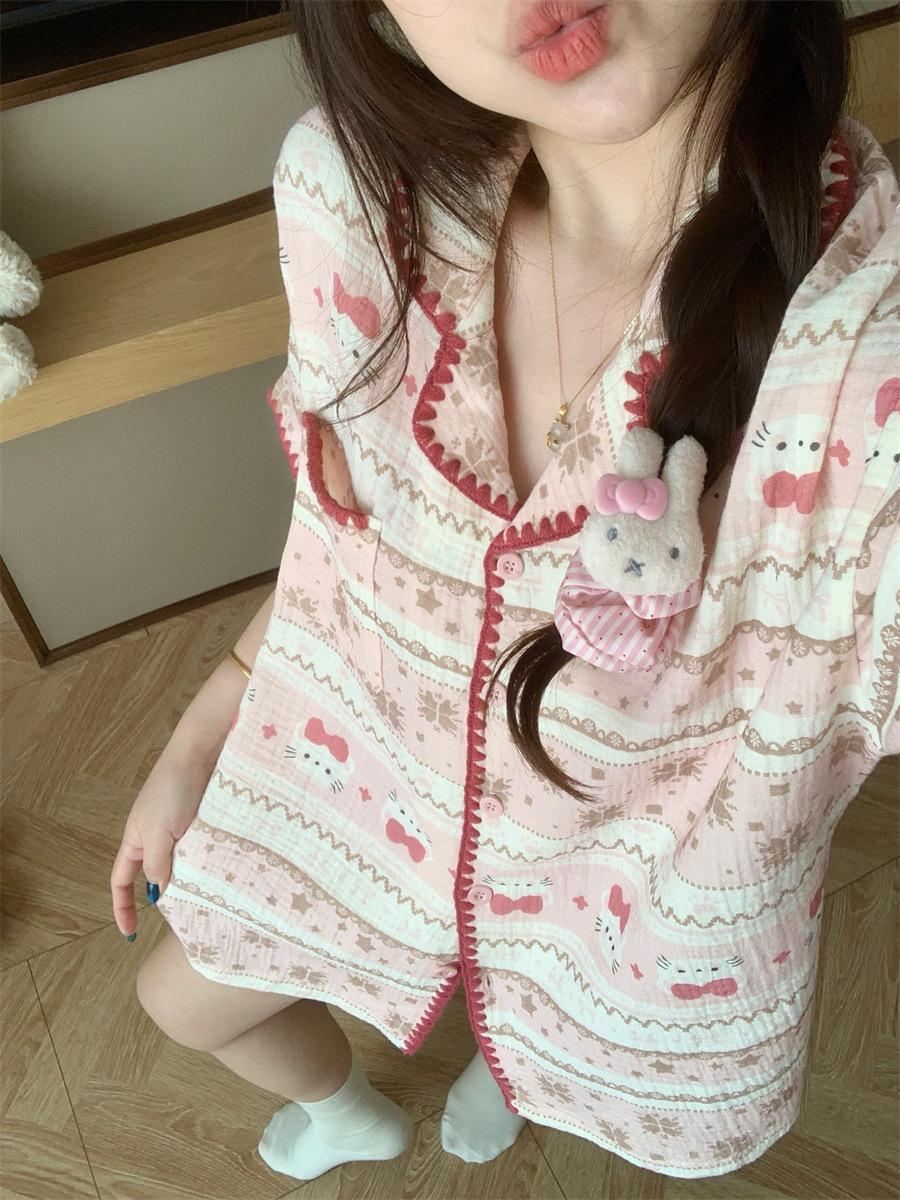Korean high-end red pink striped Hello Kitty pajamas women s summer short-sleeved shorts lace two-piece loungewear S
Korean high-end red pink striped Hello Kitty pajamas women s summer short-sleeved shorts lace two-piece loungewear S