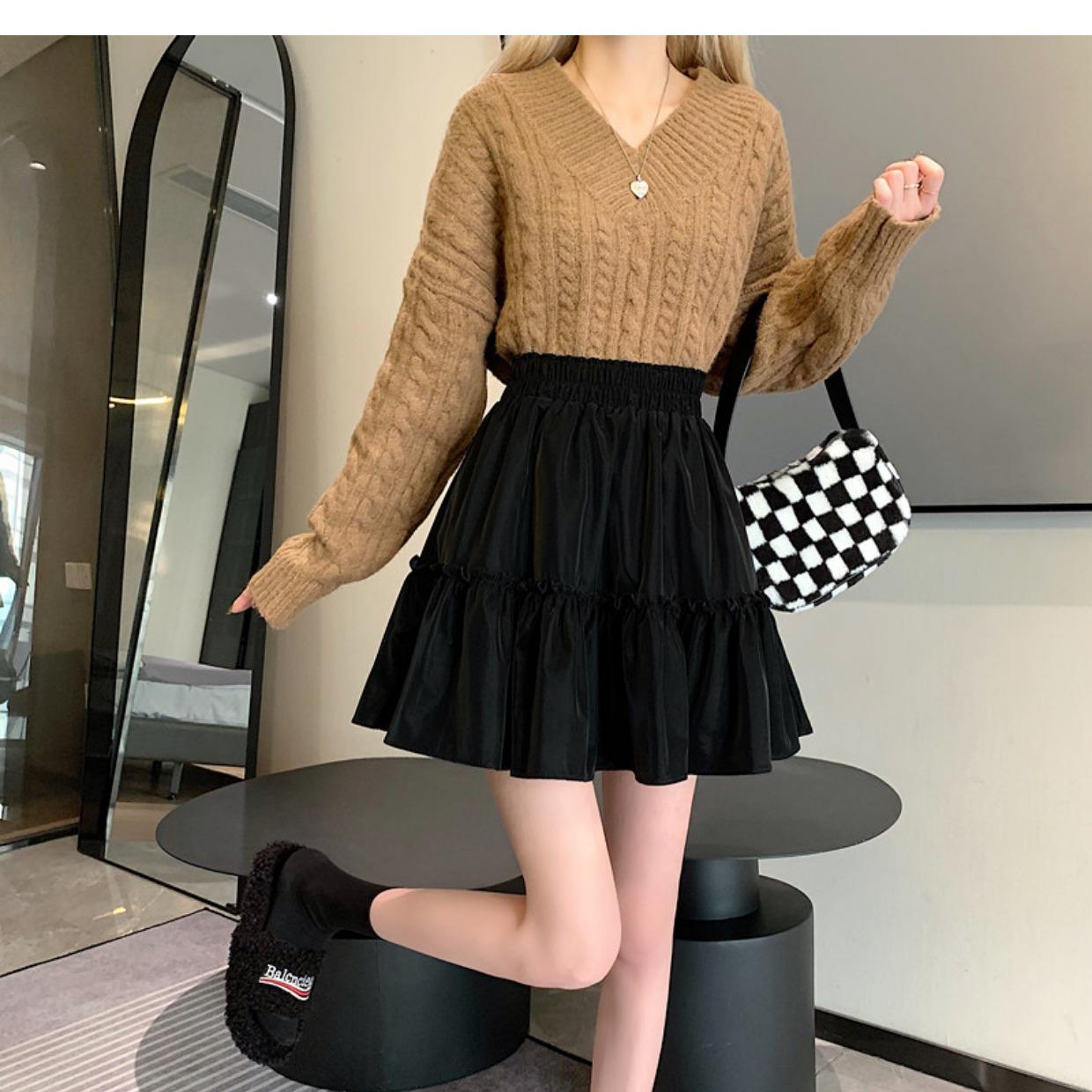 Sweet & Cool Pleated Mini Skirt for Women - High Waist A-Line Cake Skirt, Perfect for Spring & Winter with Sweaters. Extra Small чорний
Sweet & Cool Pleated Mini Skirt for Women - High Waist A-Line Cake Skirt, Perfect for Spring & Winter with Sweaters. Extra Small чорний