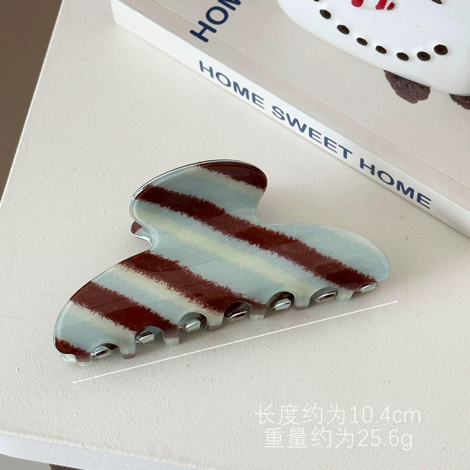 Artistic Striped Pattern Hair Clamp Geometric Irregular Shape Hairpiece Contemporary Painting Style Decorative Hair Accessory Large
Artistic Striped Pattern Hair Clamp Geometric Irregular Shape Hairpiece Contemporary Painting Style Decorative Hair Accessory Large
