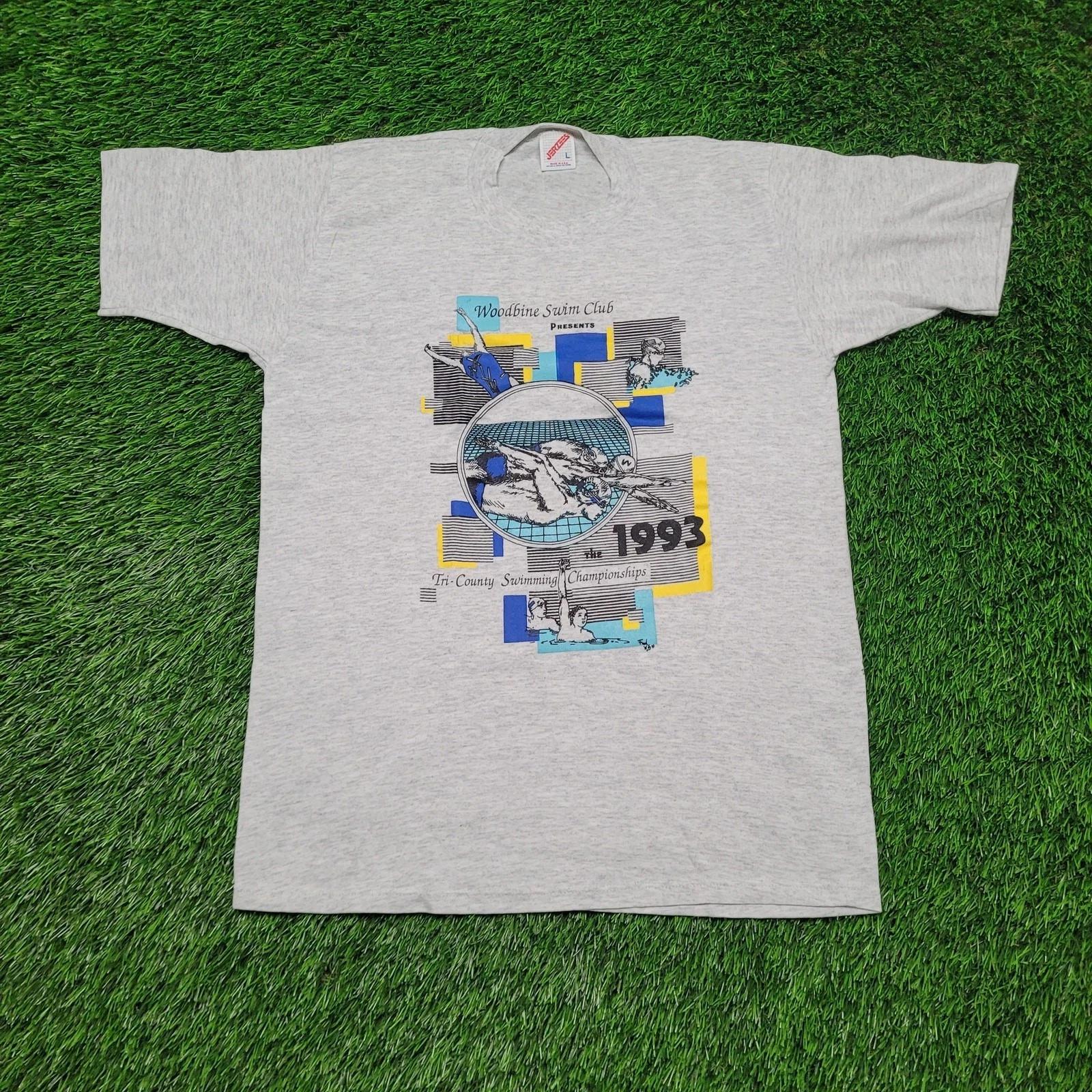 Vintage 1993 Woodbine Swim Club T-Shirt Mens Small Single Stitch 2XL
Vintage 1993 Woodbine Swim Club T-Shirt Mens Small Single Stitch 2XL