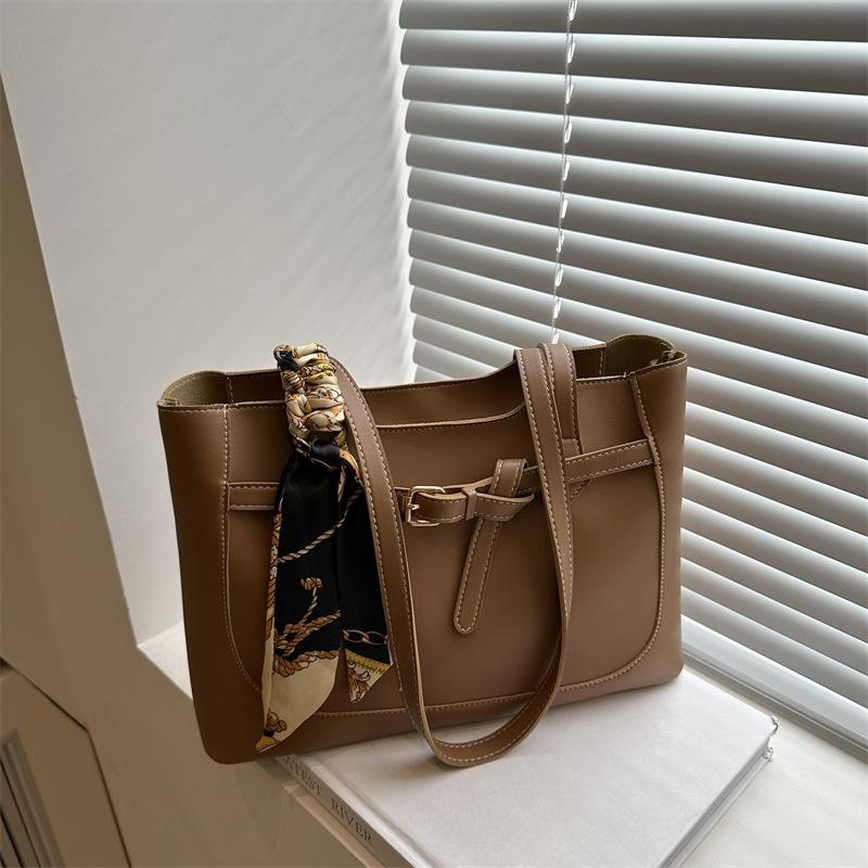 Vintage commuter premium texture handbag spring new versatile shoulder underarm bag tote bag women светло-коричневого
Vintage commuter premium texture handbag spring new versatile shoulder underarm bag tote bag women светло-коричневого