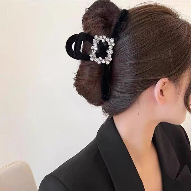 Retro Flocking Crystal Hair Claws Vintage Large Plate Hair Clip Clasp Hairpins Barrettes Headwear For Women Hair Accessories New
Retro Flocking Crystal Hair Claws Vintage Large Plate Hair Clip Clasp Hairpins Barrettes Headwear For Women Hair Accessories New