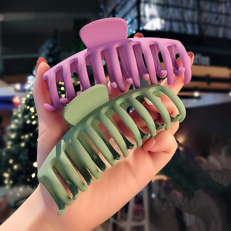 New Solid Color Large Claw Clips for Women Plastic Hair Claws Geometry Hairpin Crab Hair Clips Headwear Fashion Hair Accessories
New Solid Color Large Claw Clips for Women Plastic Hair Claws Geometry Hairpin Crab Hair Clips Headwear Fashion Hair Accessories