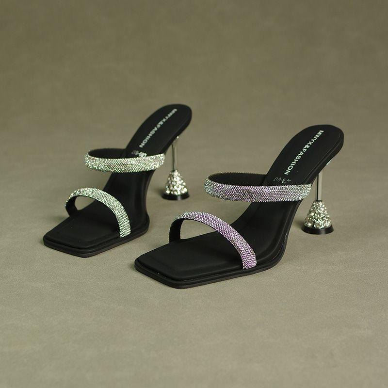 European Station high-heeled one-word slippers 2024 new summer beauty fairy rhinestone square head metal thin-heeled cool slippers 34
European Station high-heeled one-word slippers 2024 new summer beauty fairy rhinestone square head metal thin-heeled cool slippers 34